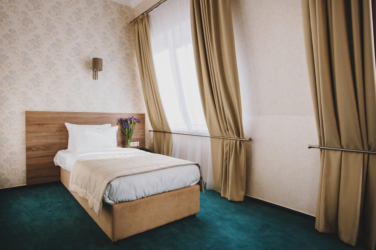 Hotel Alkor ตรุสคาเวตส์ ภายนอก รูปภาพ