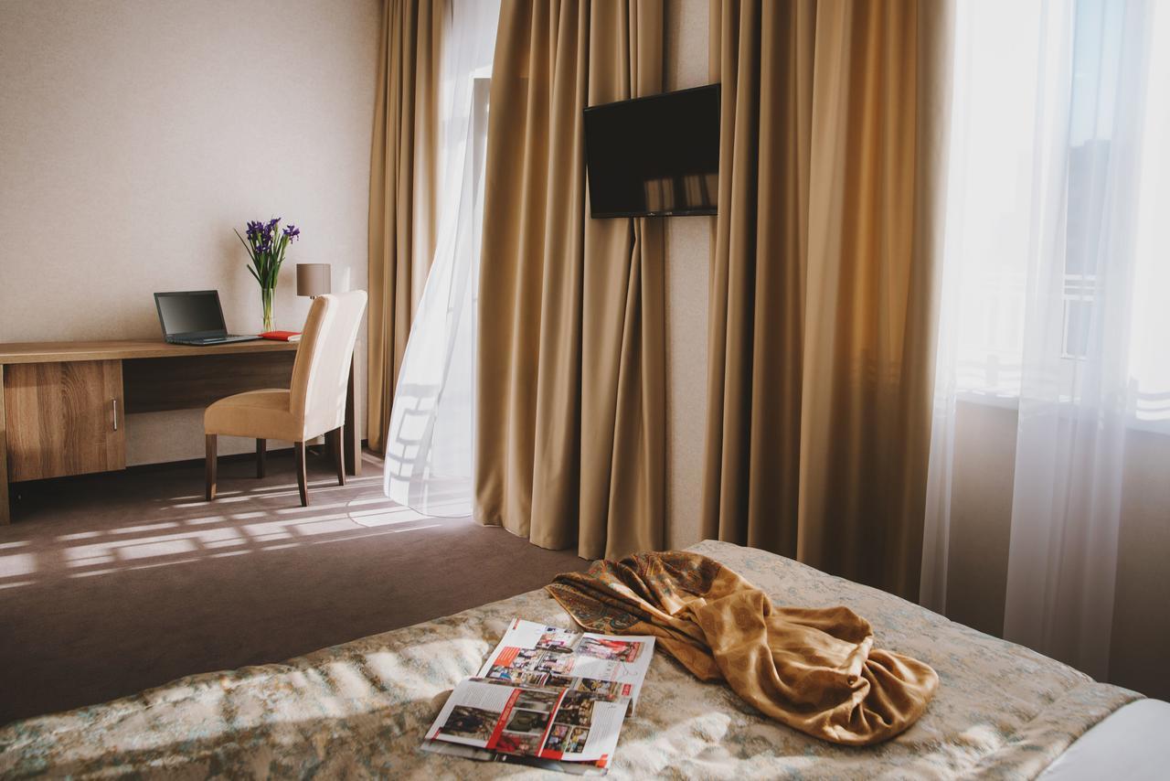 Hotel Alkor ตรุสคาเวตส์ ภายนอก รูปภาพ