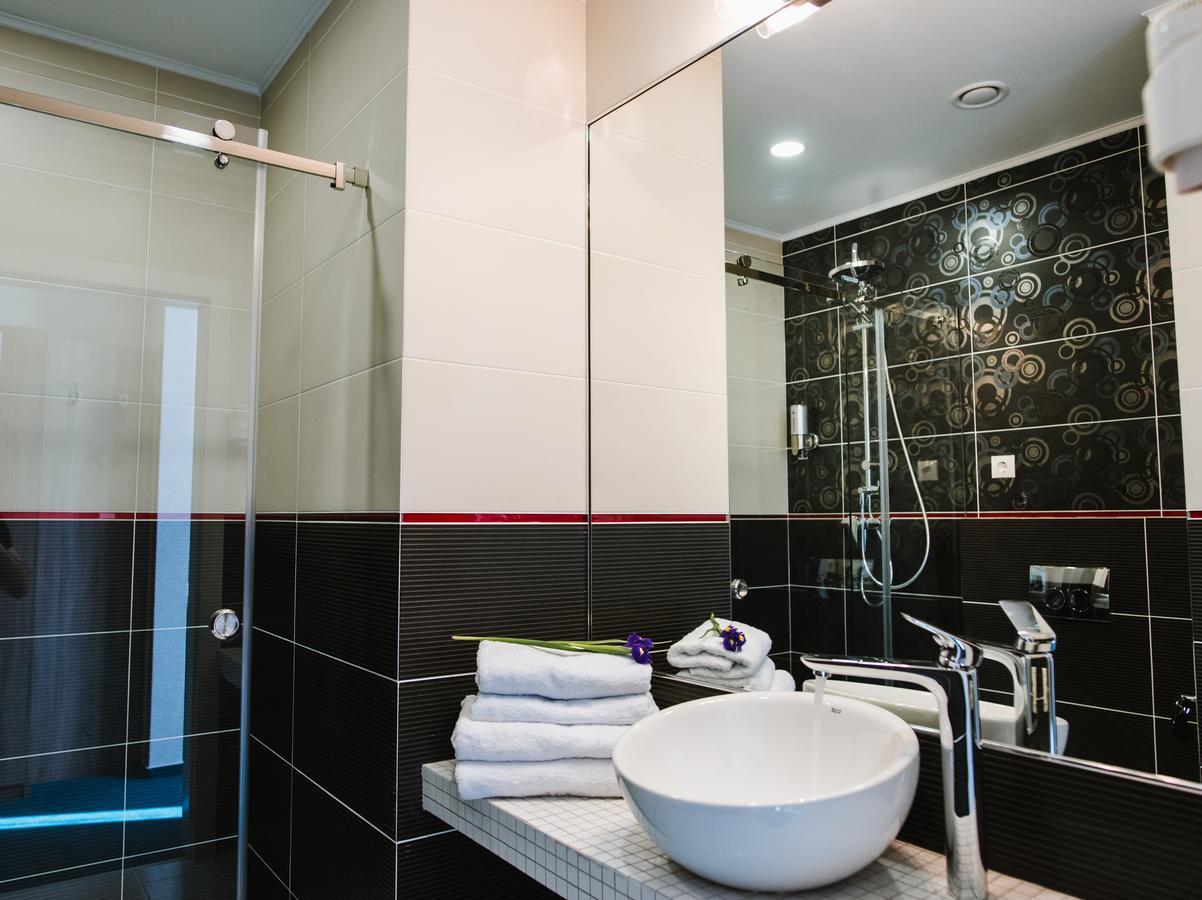Hotel Alkor ตรุสคาเวตส์ ภายนอก รูปภาพ