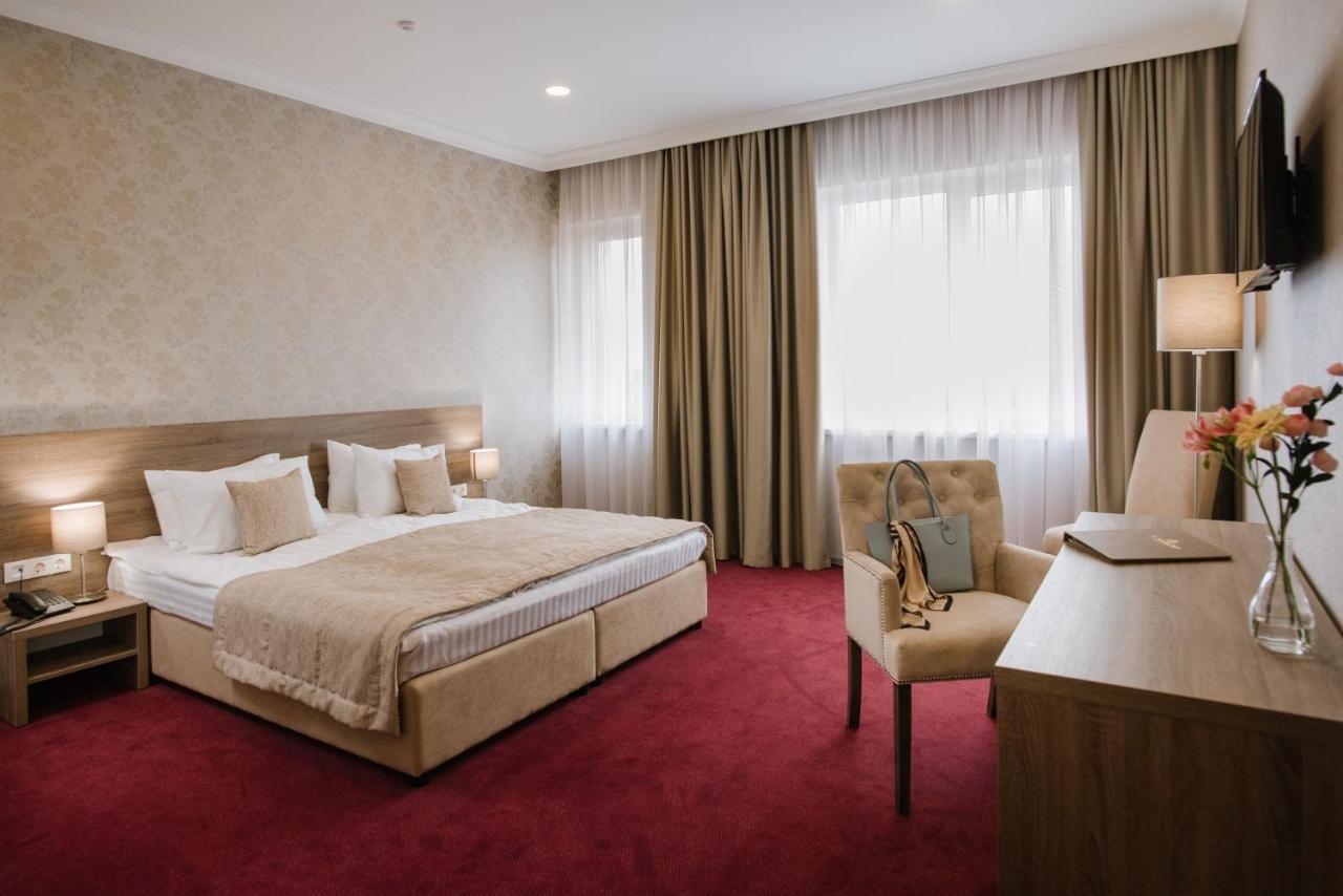 Hotel Alkor ตรุสคาเวตส์ ภายนอก รูปภาพ